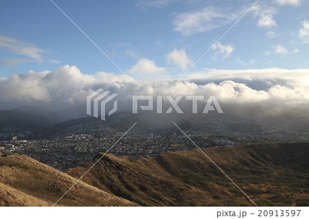 ハワイ ダイヤモンドヘッドからの景色 20913597