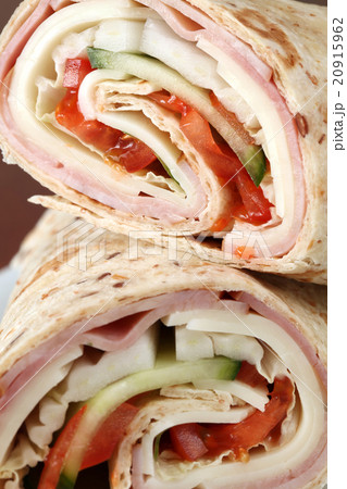 Tortillas with ham, cheese and vegetables Tortillas with ham, cheese and vegetables 20915962