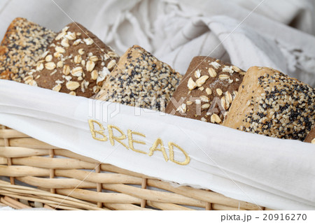 Wholemeal bread 20916270