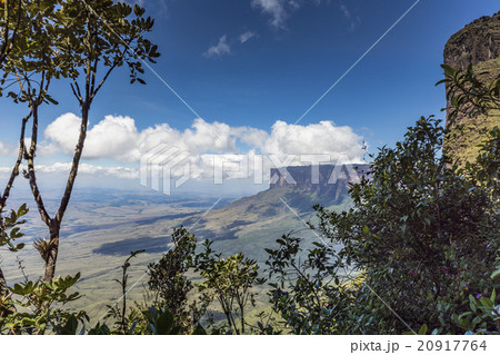 Trail down from the plateau Roraima, under a falls 20917764