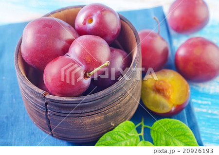 plums plums 20926193