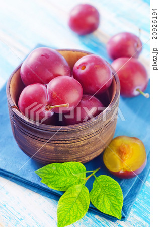 plums plums 20926194