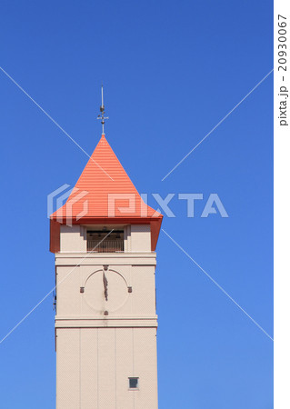 とんがり帽子の時計台 20930067