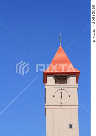 とんがり帽子の時計台 20930069