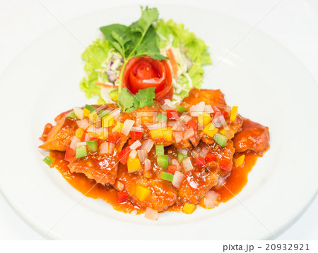 Fried fish with sweet and sour sauce fried 20932921