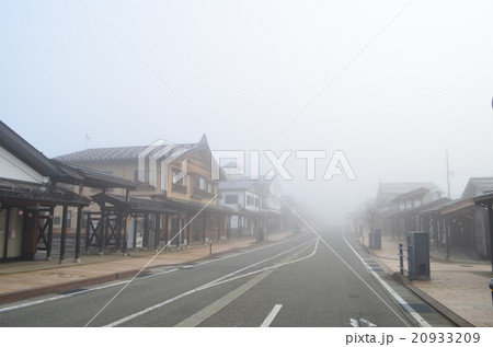 早朝の牧之通り 20933209