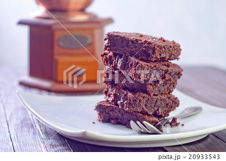 brownies on plate 20933543