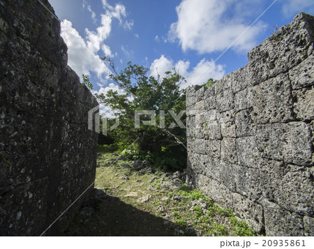 沖縄県南城市玉城糸数の史跡・糸数城跡 沖縄県南城市玉城糸数の史跡・糸数城跡 20935861