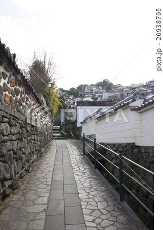 龍馬通りの石畳と禅林寺の石塀 20938795