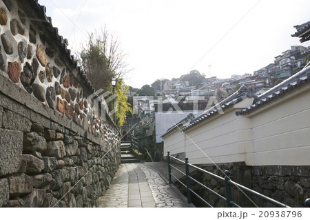 龍馬通りの石畳と禅林寺の石塀 20938796