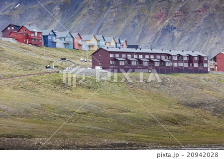 Beautiful scenic view of Longyearbyen  20942028