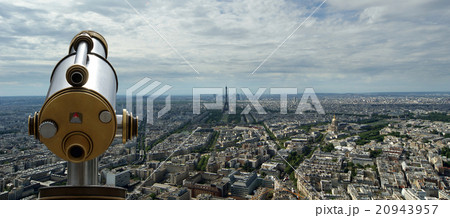 Telescope viewer and city skyline. Paris, France 20943957
