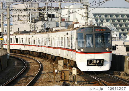 通過する急行羽田空港行 通過する急行羽田空港行 20951297
