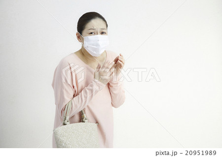 花粉症アレルギー対策マスクの女性買い物編 ミドルエイジ 花粉症アレルギー対策マスクの女性買い物編 ミドルエイジ 20951989