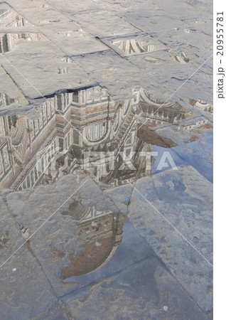 雨上がりのフィレンツェ ドゥオモ 雨上がりのフィレンツェ ドゥオモ 20955781