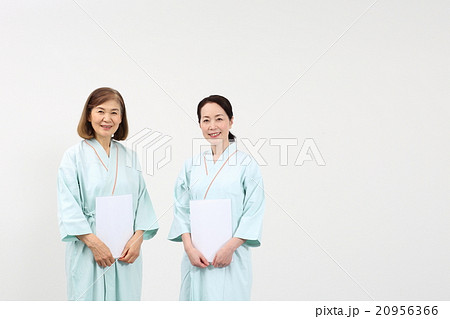 お友達同士で人間ドック お友達同士で人間ドック 20956366