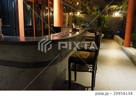 無人バーカウンター 20958138