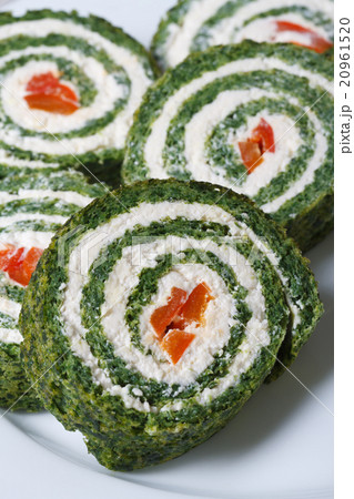 Delicious spinach rolls with cream cheese macro Delicious spinach rolls with cream cheese macro 20961520