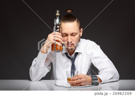 Alcohol dependence in men 20962209