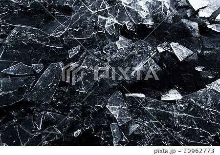 Spring background - meltinh and cracking ice 20962773