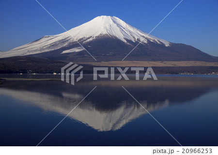 山中湖の逆さ富士 山中湖の逆さ富士 20966253