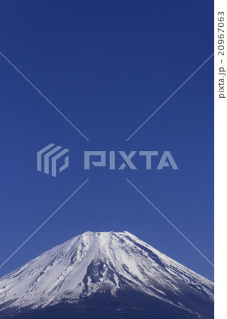 本栖湖より富士山 20967063