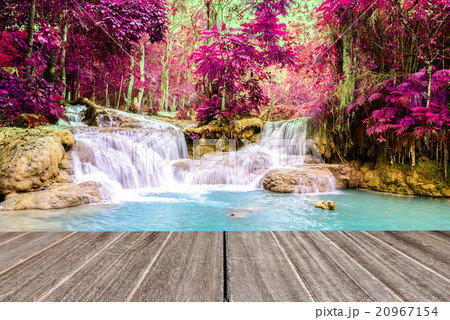Vintage wooden floor with beatiful waterfall. 20967154