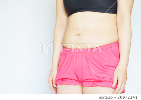女性の腹部 女性の腹部 20972341