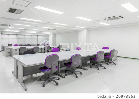 空き事務所 Desk and chair space office 空き事務所 Desk and chair space office 20973563