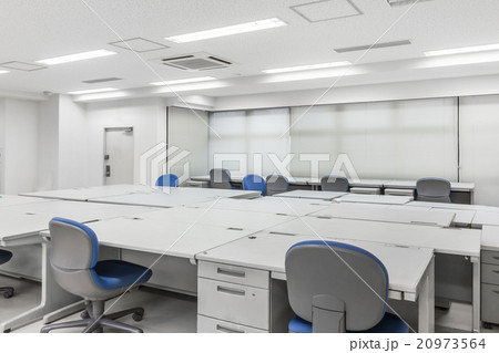 空き事務所 Desk and chair space office 空き事務所 Desk and chair space office 20973564