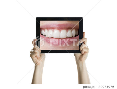 Dental closeup with tablet 20973976