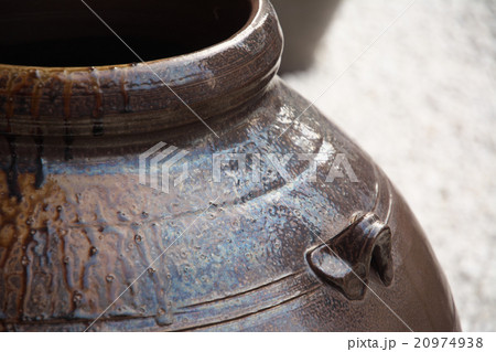 沖縄ヤチムンの壺 20974938