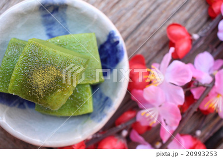 Matcha mochi japanese dessert Matcha mochi japanese dessert 20993253