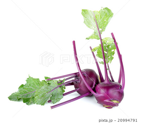 Purple kohlrabi isolated on the white background 20994791