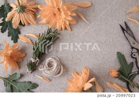 Identity and craft mockup with orange  flowers 20997023
