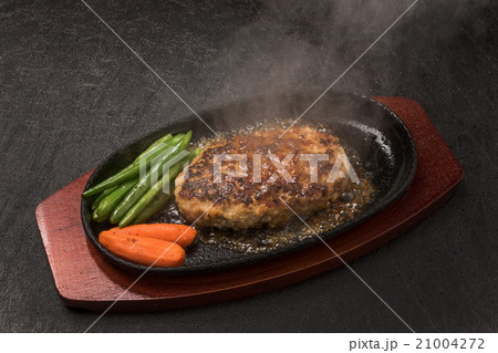 普通のハンバーグステーキ Common hamburger steak 21004272