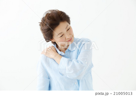 肩こり・女性 肩こり・女性 21005013