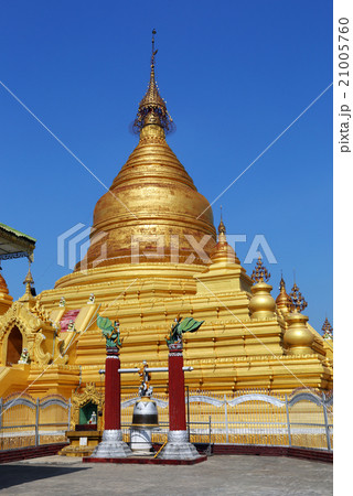 Golden pagoda in Kuthodaw temple in Mandalay 21005760