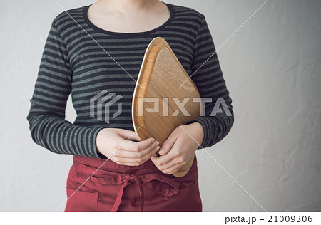 カフェ店員 21009306