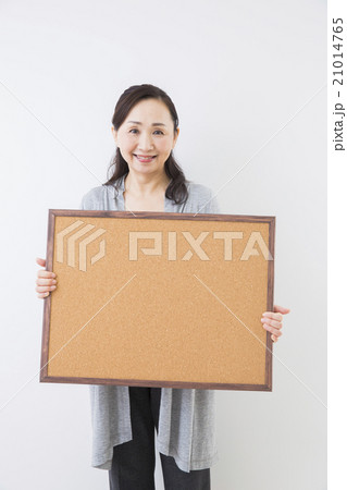 ポートレート ミドル女性 ポートレート ミドル女性 21014765