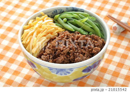 そばろ三色丼 21015542
