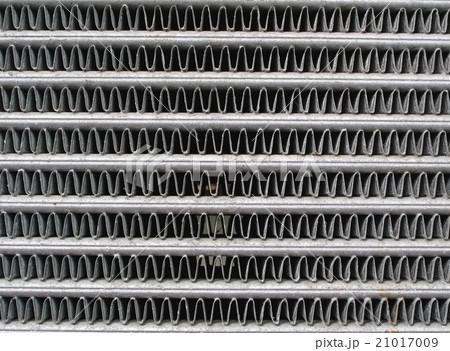 Engine cooling radiator 21017009