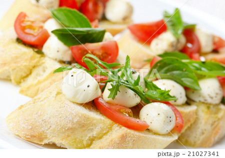 Caprese sandwiches Caprese sandwiches 21027341