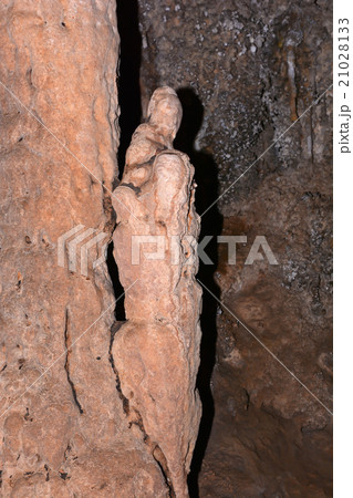 Stalactites, stalagmites and underground rock 21028133