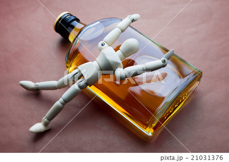アルコール中毒 21031376