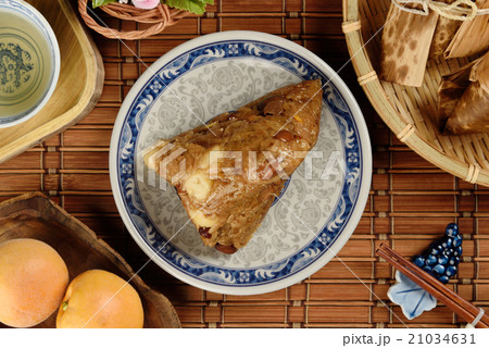 Steamed rice dumpling 21034631