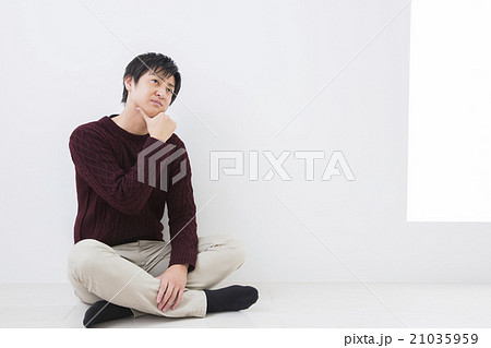 ポートレート　若い男性 21035959