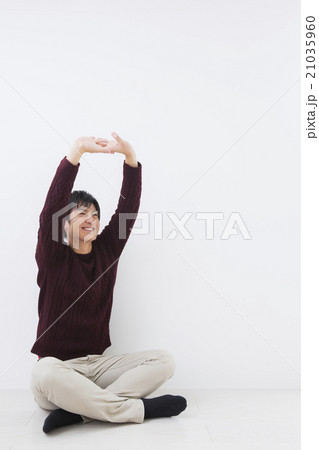 ポートレート　若い男性 21035960