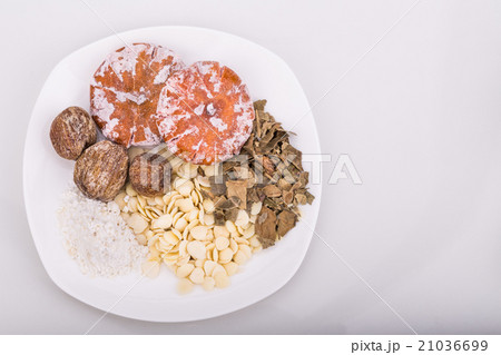 Ingredients for Chinese apricot kernel soup 21036699