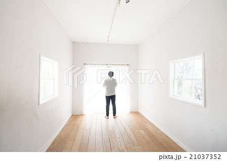 明るい部屋 21037352